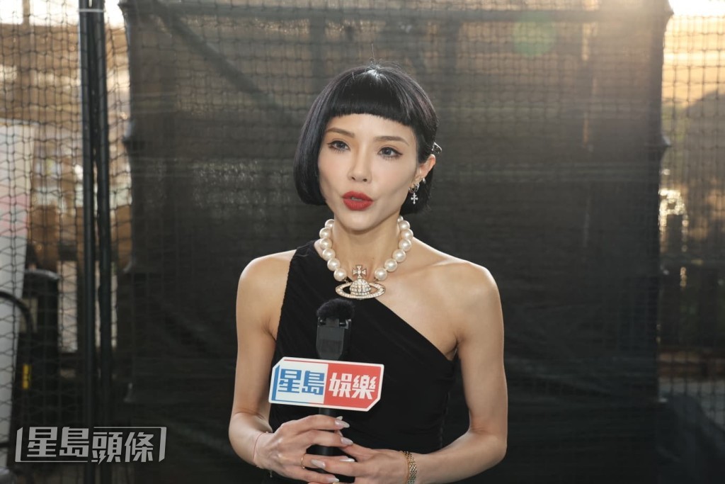 她笑言現在公開招親，條件細幾年可以溝通到。