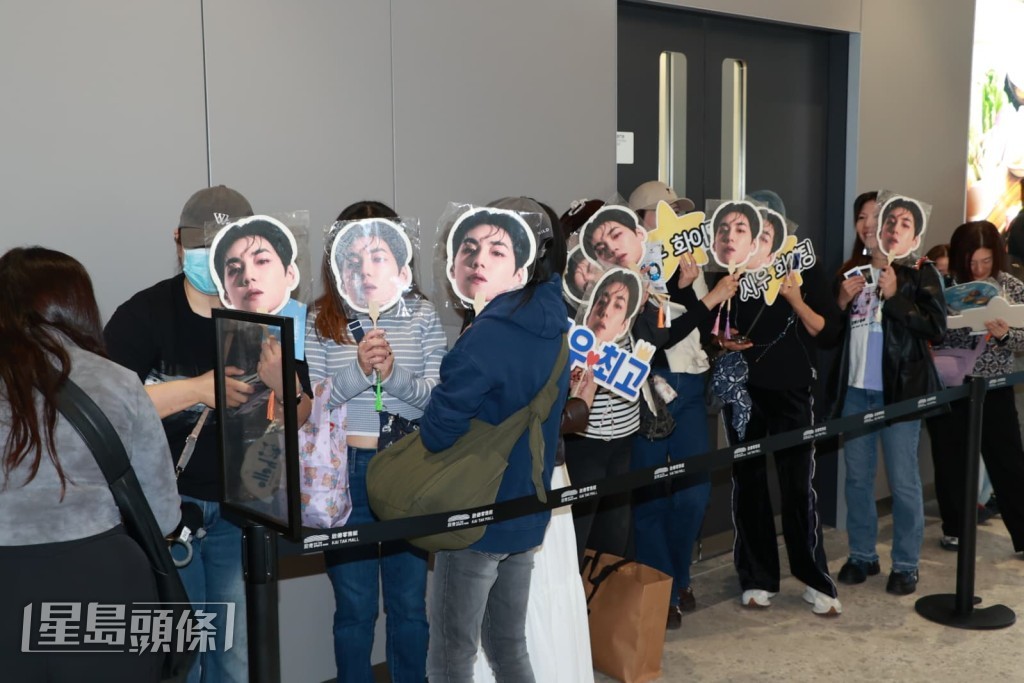 二人吸引不少粉絲到場。