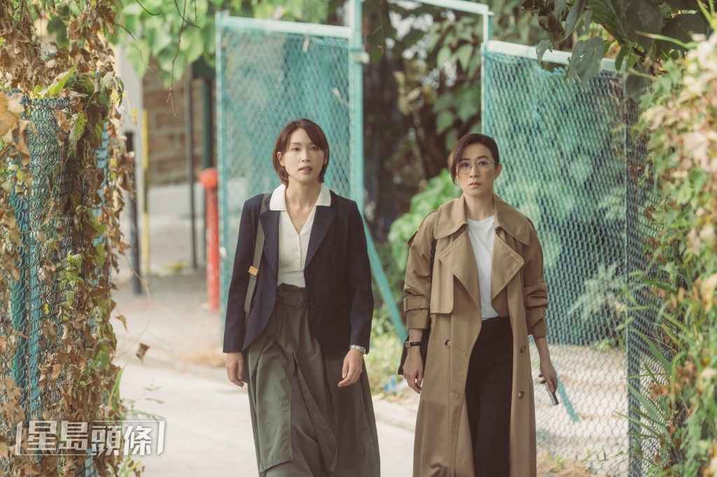 蔣祖曼展現與《新聞2》截然不同的柔弱人設,與阿佘火花依舊。 蔣祖曼展現與《新聞2》截然不同的柔弱人設,與阿佘火花依舊。