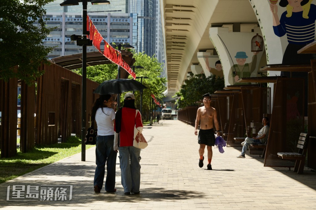 酷熱天氣警告現正生效。資料圖片