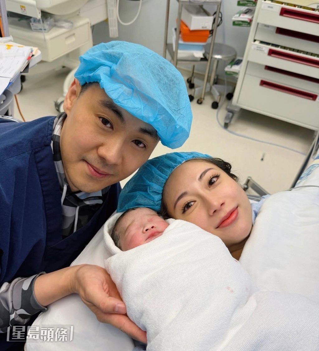 蔡嘉欣同老公Derek育有一子Theo。