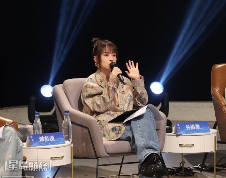 對於擔任《聲秀》評判，谷婭溦會根據不同年齡用不同方法教導。