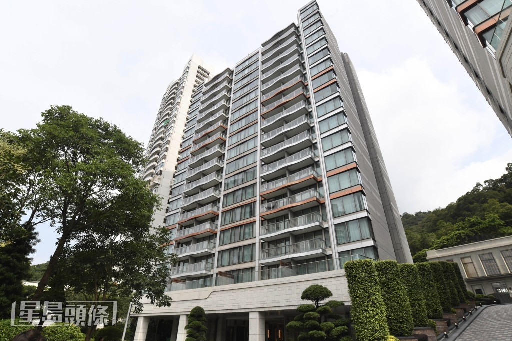 長實發展的中半山波老道超級豪宅21 BORRETT ROAD本月至今錄5宗「億億聲」成交,售價由逾1.4億至1.51億元。 長實發展的中半山波老道超級豪宅21 BORRETT ROAD本月至今錄5宗「億億聲」成交,售價由逾1.4億至1.51億元。