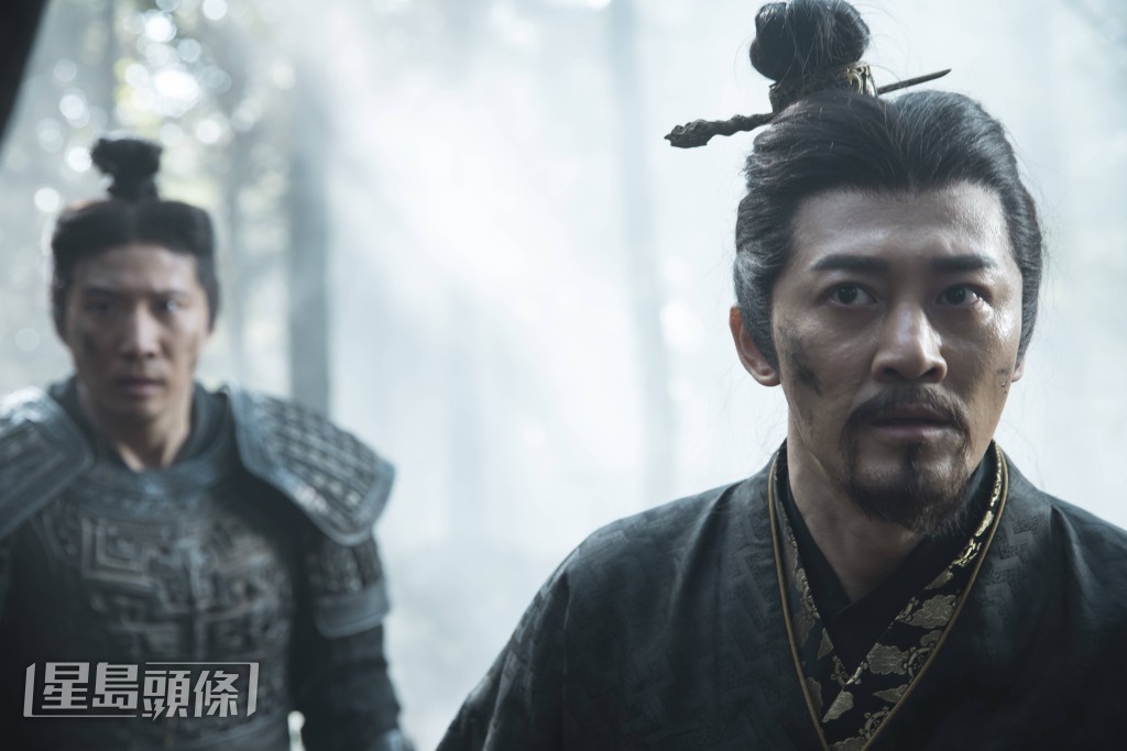 林峰相隔24年再演嬴政一角明显成熟不少,而且更有戏味。 林峰相隔24年再演嬴政一角明显成熟不少,而且更有戏味。