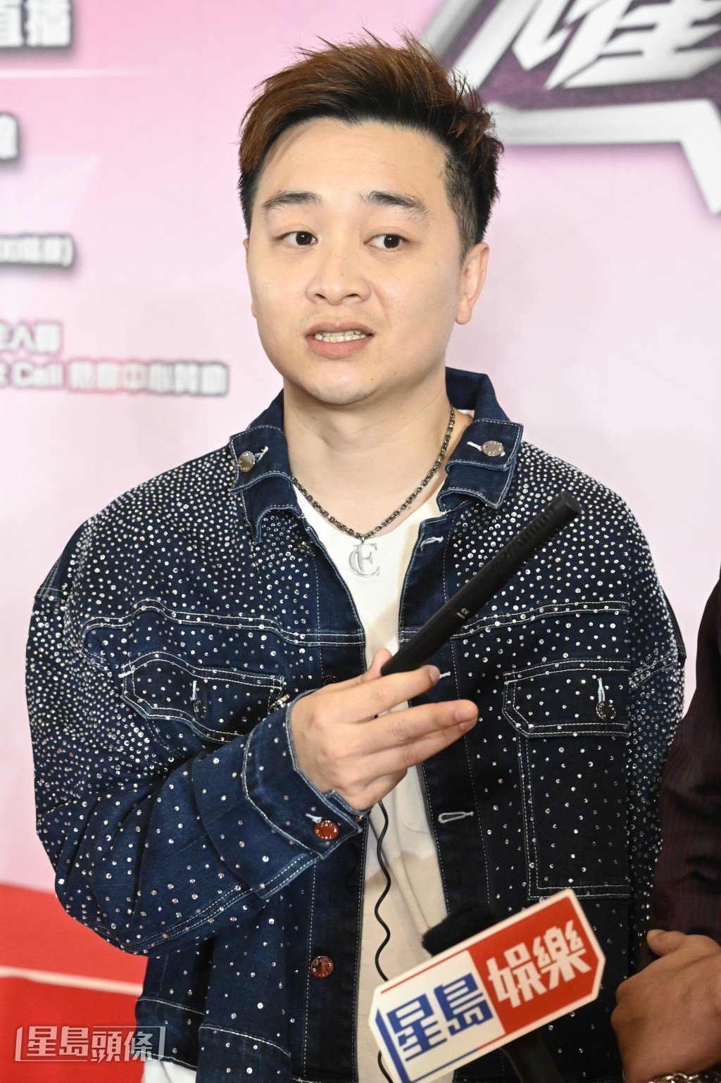 譚輝智笑指當年因為驚衰,參加比賽時都無告訴別人。 譚輝智笑指當年因為驚衰,參加比賽時都無告訴別人。