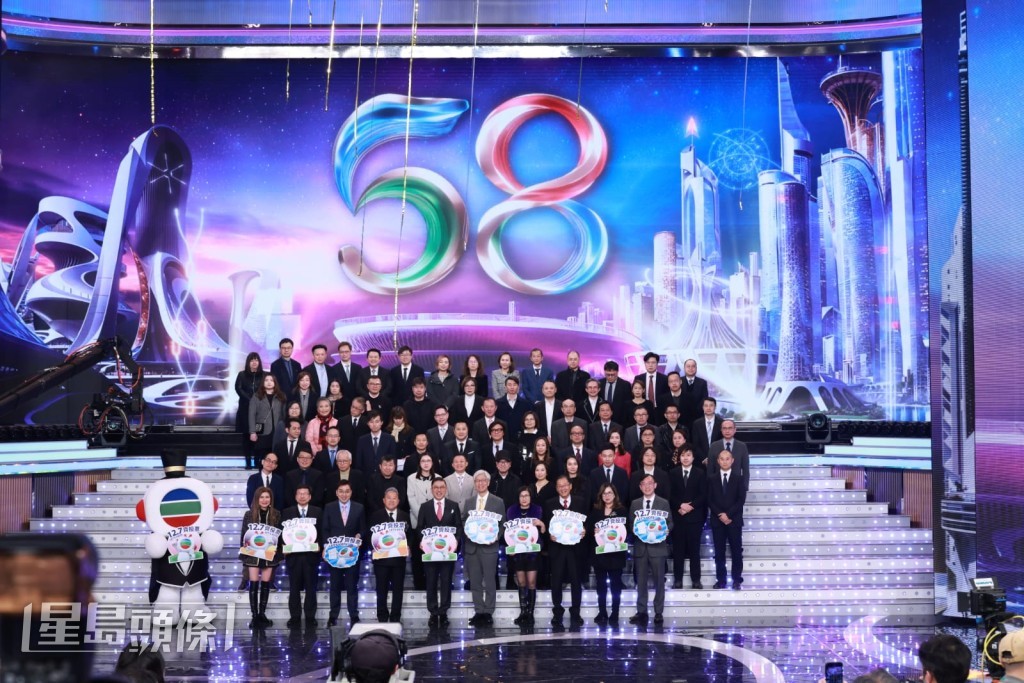 TVB行政主席許濤帶領一眾高層支持12月7日投票日。 TVB行政主席許濤帶領一眾高層支持12月7日投票日。