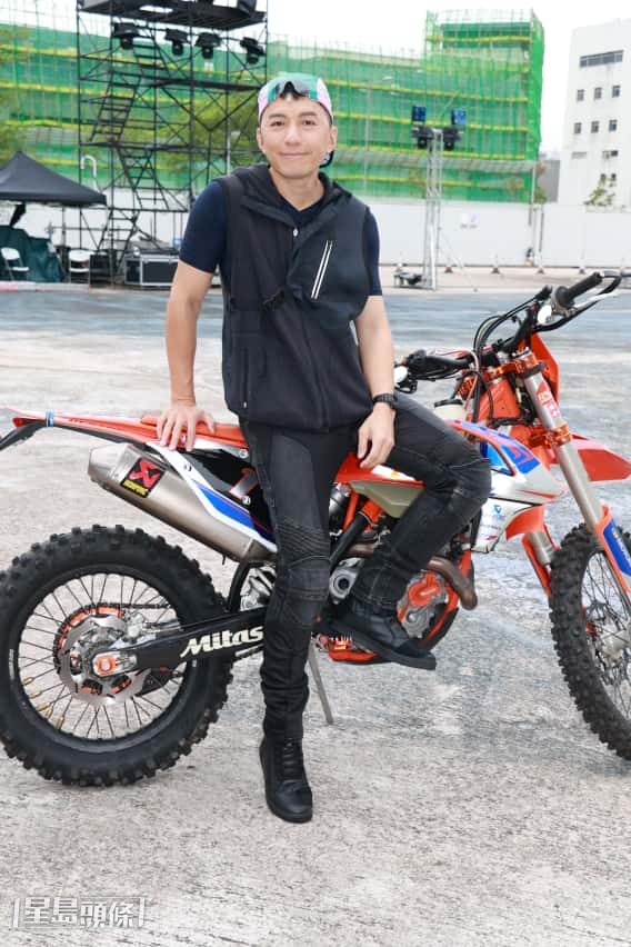 他指細仔在昨日凌晨出世。 他指細仔在昨日凌晨出世。