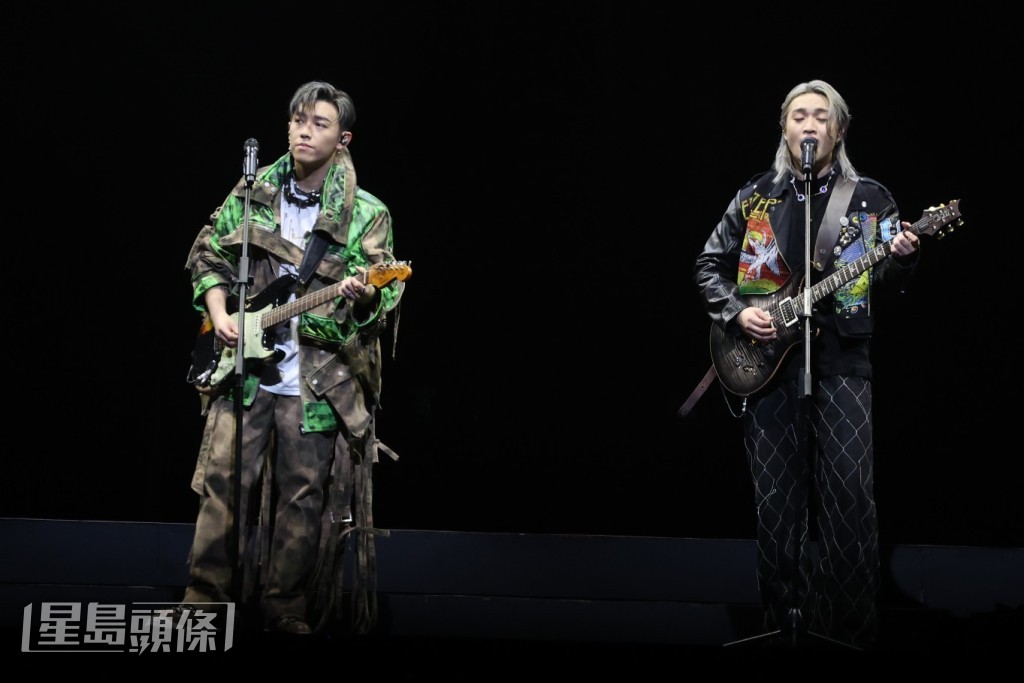 再合唱《七点半钟的阳光》。