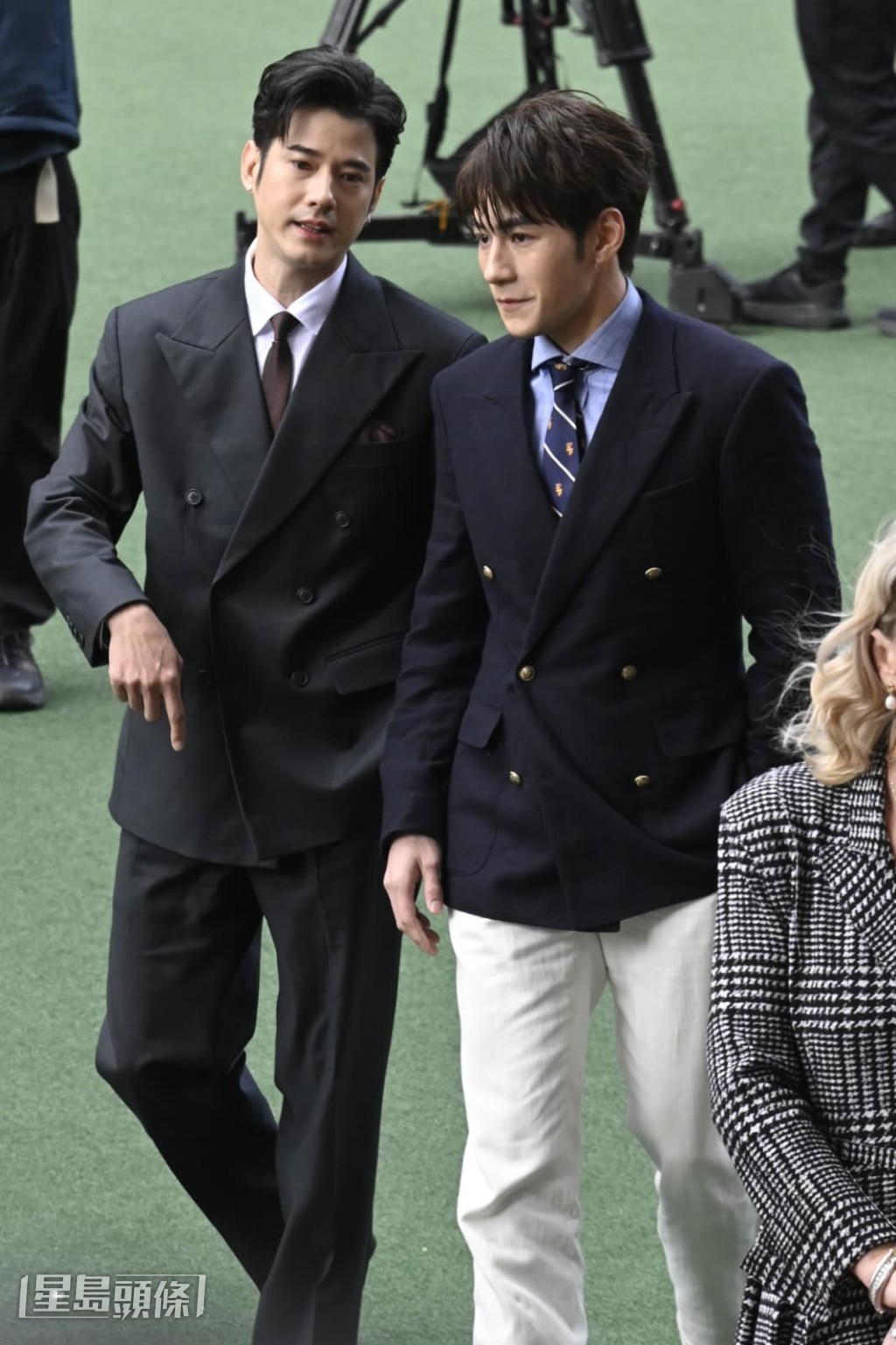 魏浚笙跟Mario邊行邊傾。 魏浚笙跟Mario邊行邊傾。