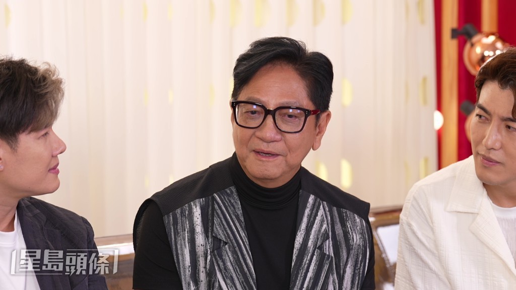 陳友提起與家人分隔異地時眼濕濕。