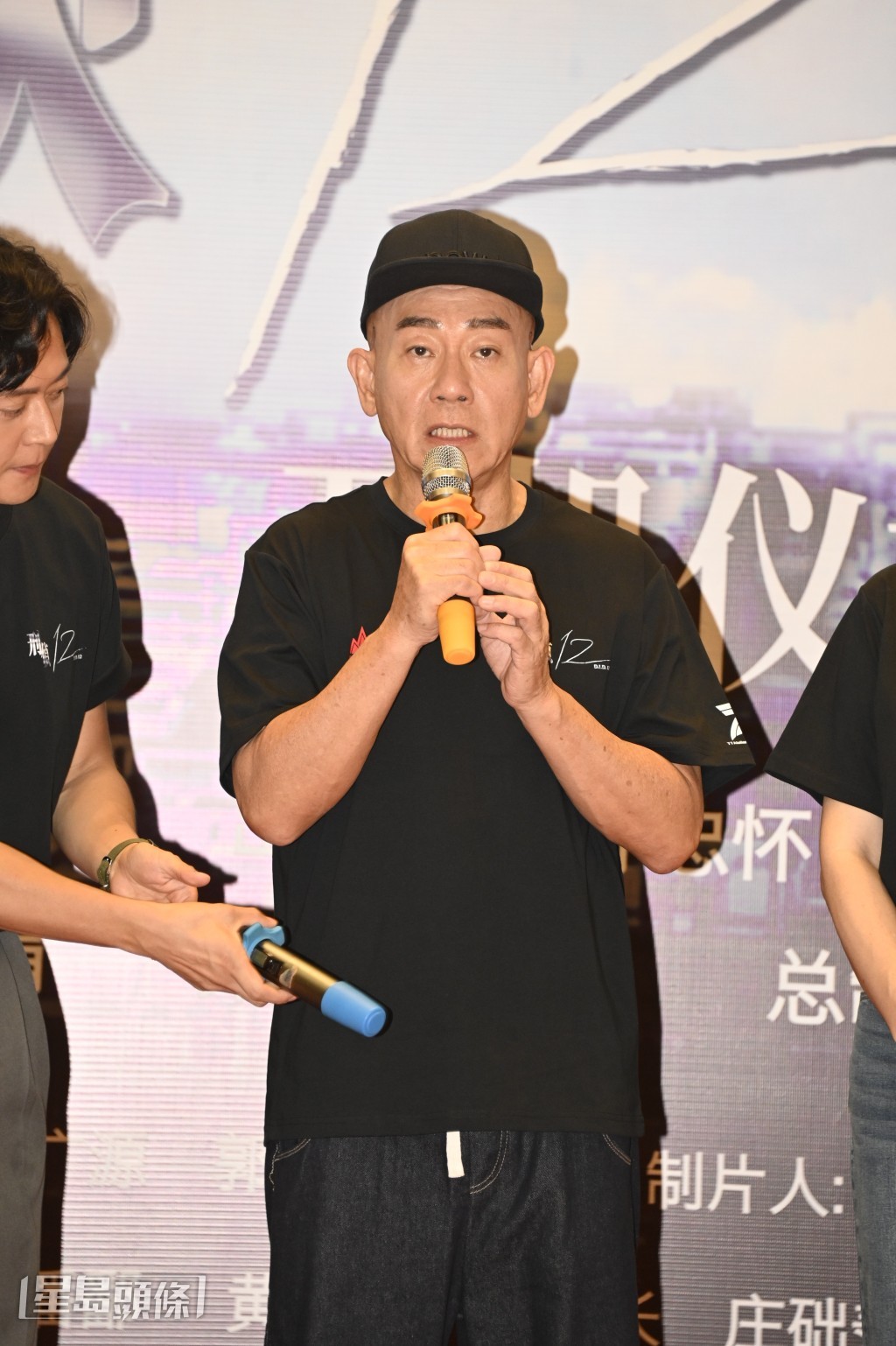 林保怡與yoyo演情侶,他表示叫總監製鍾澍佳為Yoyo加泳衣戲。 林保怡與yoyo演情侶,他表示叫總監製鍾澍佳為Yoyo加泳衣戲。