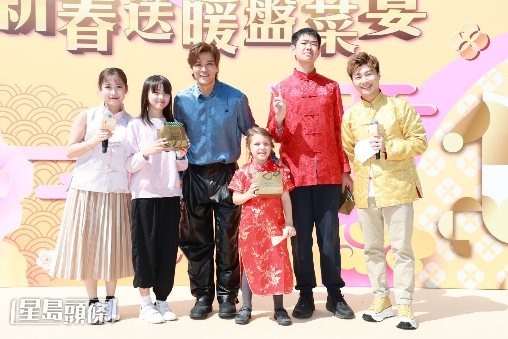 周奕瑋就指很開心可以見到兒時偶像陳曉東。 周奕瑋就指很開心可以見到兒時偶像陳曉東。