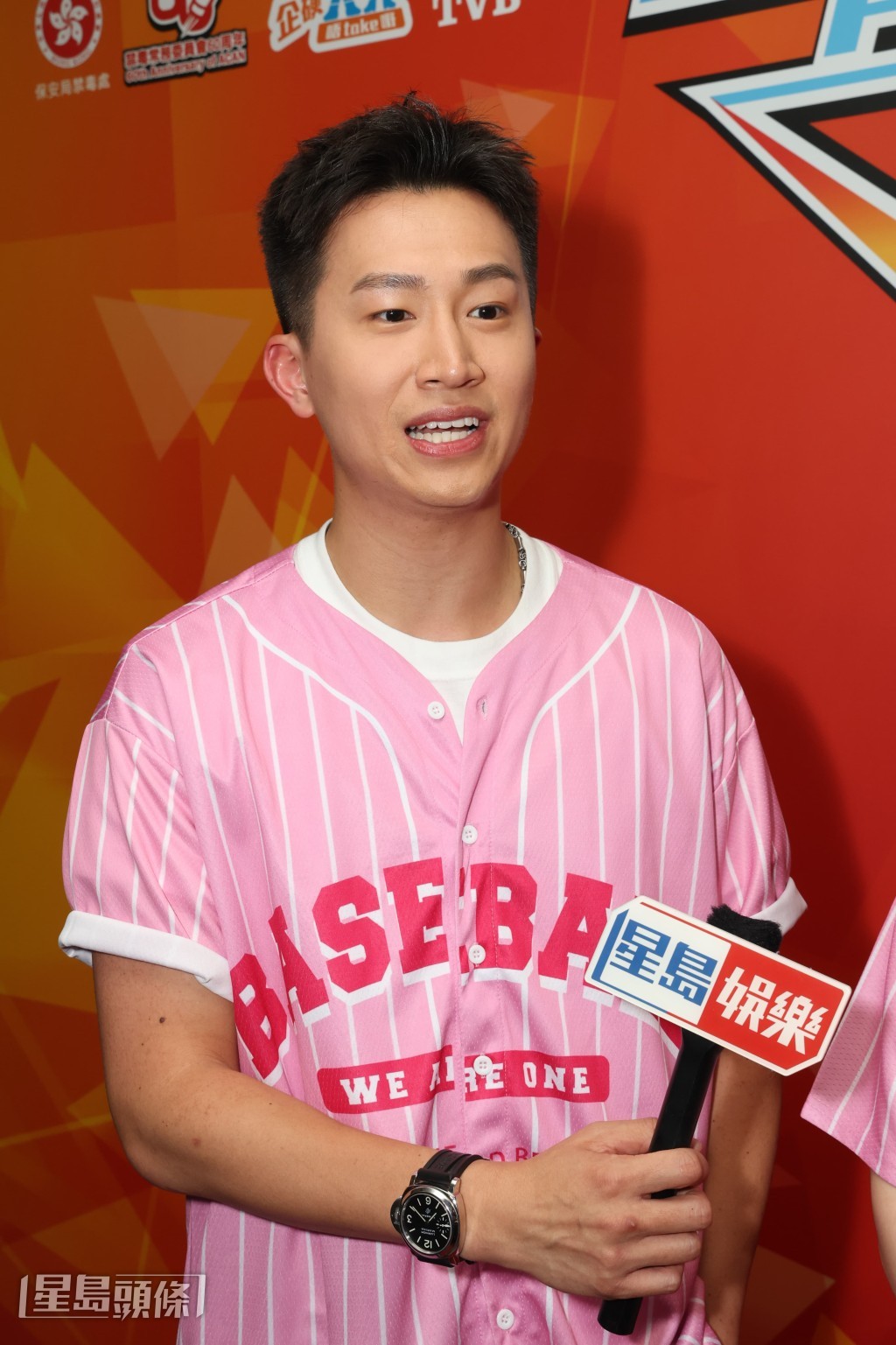 對於網民也想他們成為情侶,曾展望多謝大家但卻感到壓力。 對於網民也想他們成為情侶,曾展望多謝大家但卻感到壓力。