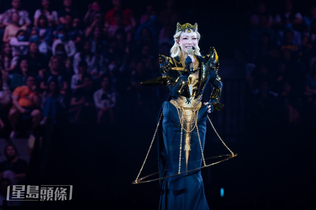 Sammi昨晚在澳門威尼斯人金光綜藝館,舉行第七場演唱會。 Sammi昨晚在澳門威尼斯人金光綜藝館,舉行第七場演唱會。
