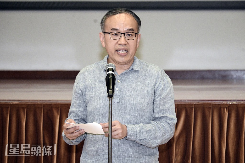許正宇致辭時讚賞醫療輔助隊的無私奉獻。