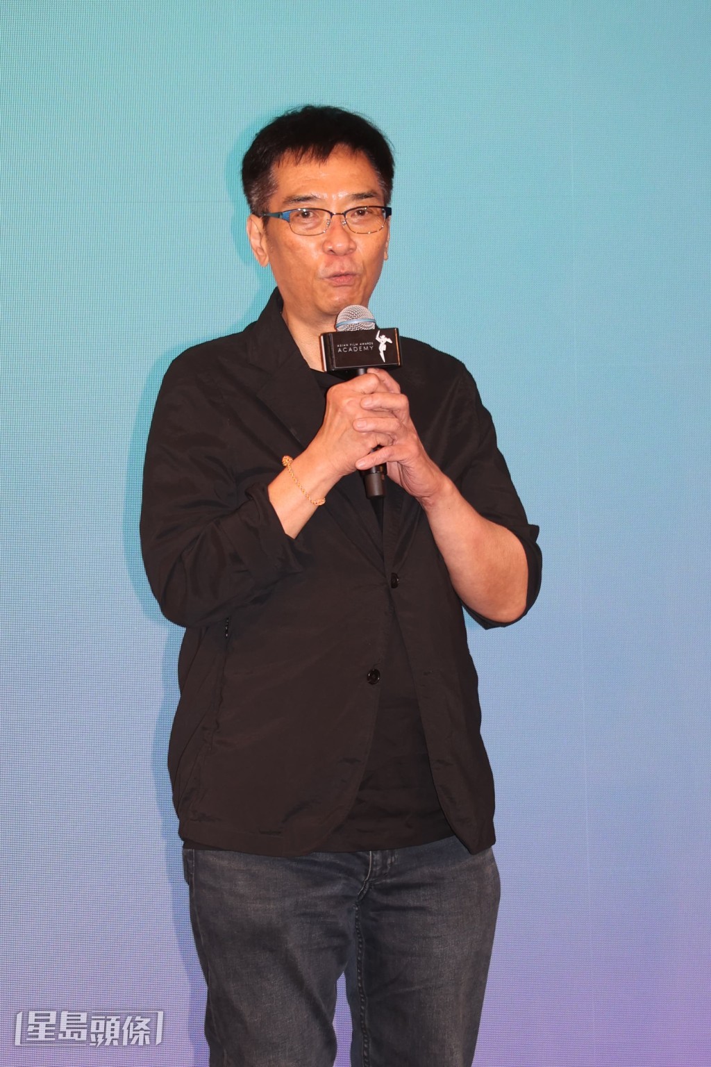 關錦鵬導演表示,這次讓他回想起70年代至80年代初在TVB及香港電影新浪潮時期,跟許鞍華及章國明等導演學習,令自己畢生受用。 關錦鵬導演表示,這次讓他回想起70年代至80年代初在TVB及香港電影新浪潮時期,跟許鞍華及章國明等導演學習,令自己畢生受用。