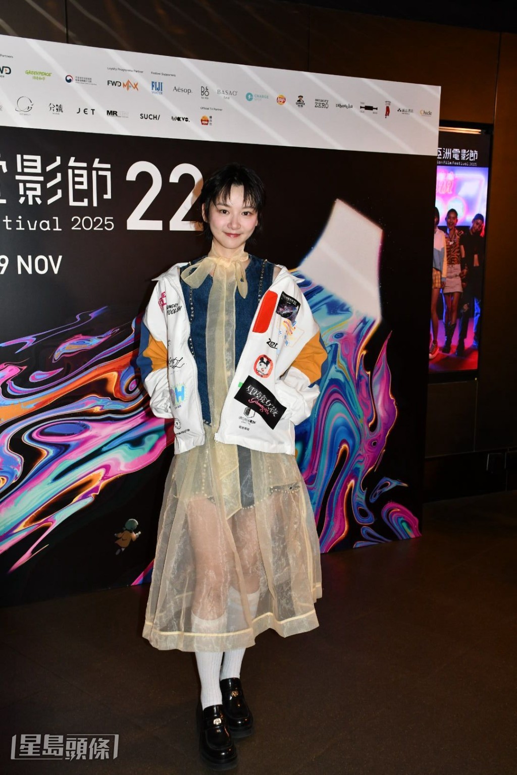 袁澧林、張蔓莎、吳家忻、伍詠詩、郭爾君等昨晚(4日)一起到圓方出席「香港亞洲電影節」《電競女孩》首映禮。 袁澧林、張蔓莎、吳家忻、伍詠詩、郭爾君等昨晚(4日)一起到圓方出席「香港亞洲電影節」《電競女孩》首映禮。