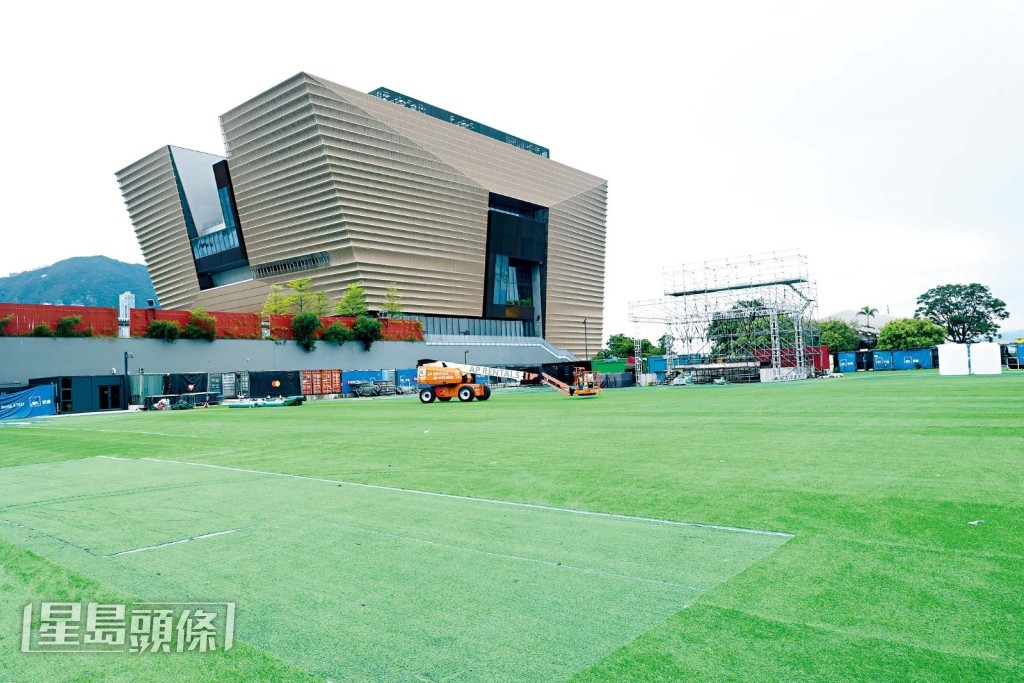 疫情期間,張永達已斥資近8位數拿下西九竹翠公園的營運權,將之變作表演場地。 疫情期間,張永達已斥資近8位數拿下西九竹翠公園的營運權,將之變作表演場地。