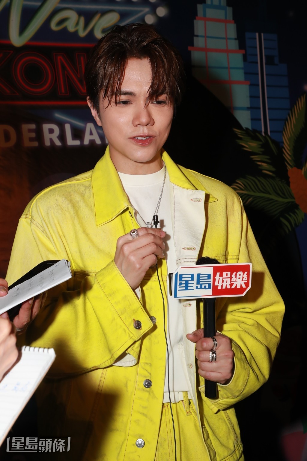 又指擅長應付難搞的人,自己喜歡對人,對電腦就麻麻。 又指擅長應付難搞的人,自己喜歡對人,對電腦就麻麻。