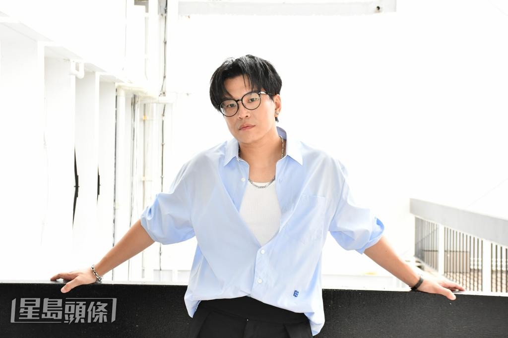 蕭景鴻坦言最難忘是終於能以個人歌手身份推出專輯。 蕭景鴻坦言最難忘是終於能以個人歌手身份推出專輯。