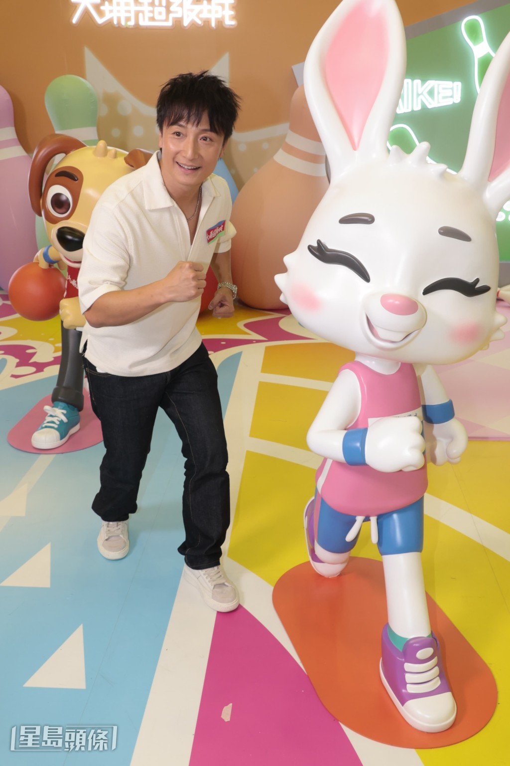 小方出席活動時透露孩子將於年底出生。 小方出席活動時透露孩子將於年底出生。