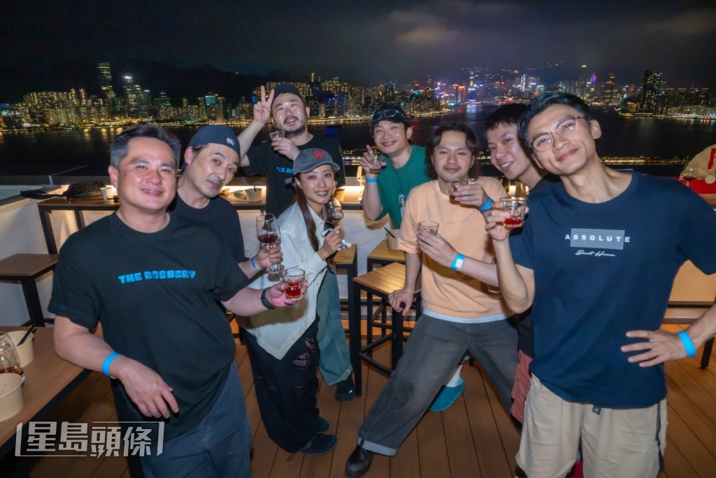團隊猶如一家人建立了一份愛，和更深的友誼。