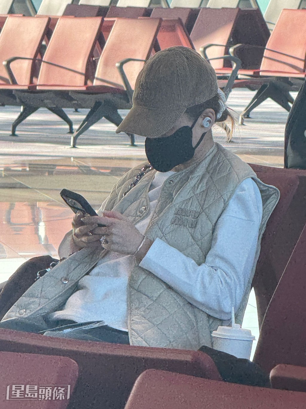 平安夜當日,《星島頭條》捕獲超蓮單拖現身香港國際機場。 平安夜當日,《星島頭條》捕獲超蓮單拖現身香港國際機場。