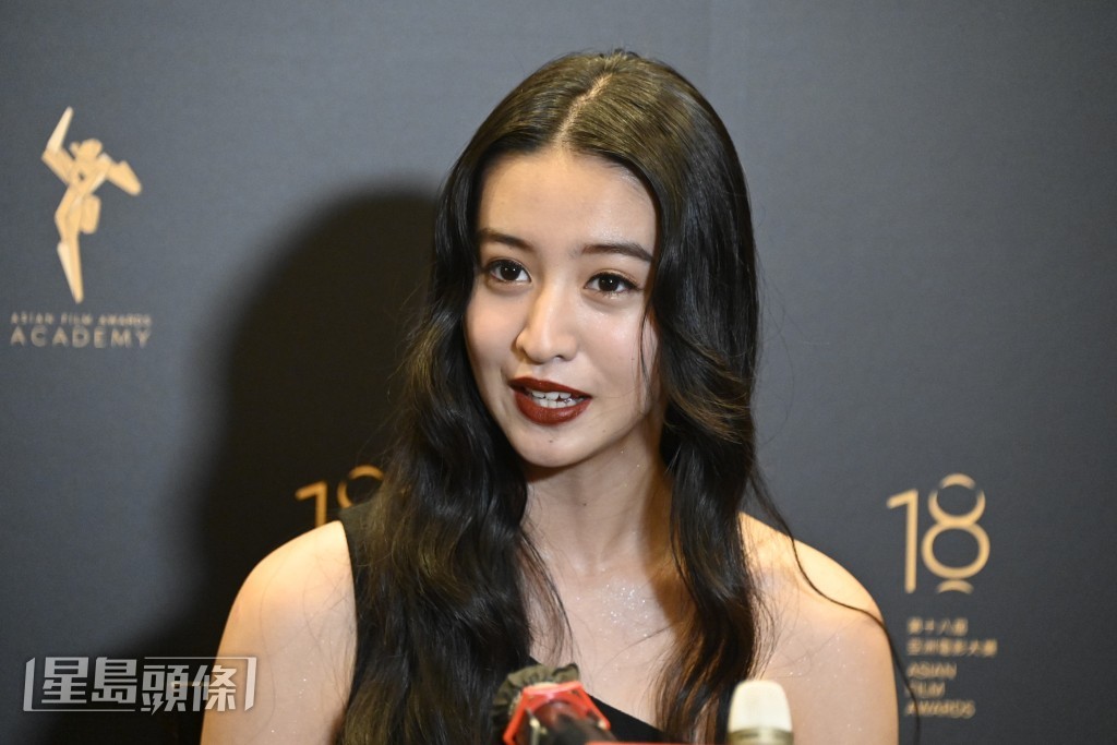 光希主演、改編自韓漫的電影《女神降臨》快將上映。 光希主演、改編自韓漫的電影《女神降臨》快將上映。