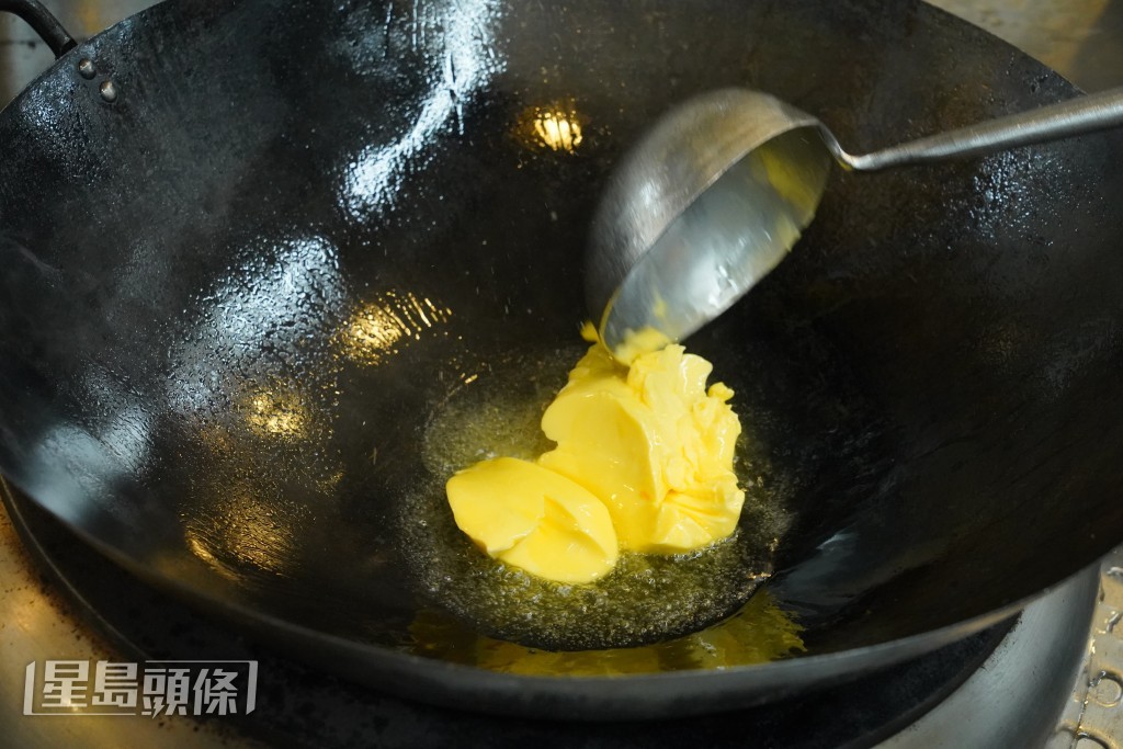 烹調麥片蝦需要較多牛油。