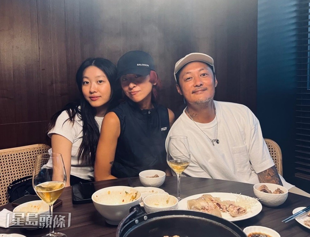 陳奕迅女兒陳康堤(左)早前正式宣布入行當歌手。 陳奕迅女兒陳康堤(左)早前正式宣布入行當歌手。