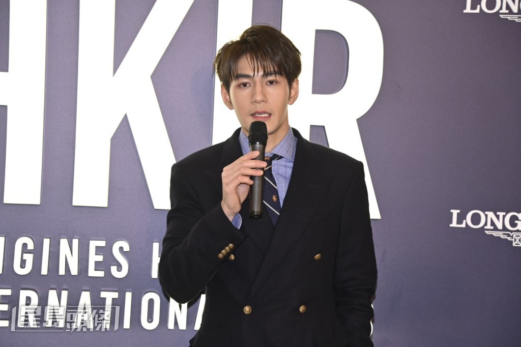 他預告明年會推出2部劇集和2部電影。 他預告明年會推出2部劇集和2部電影。