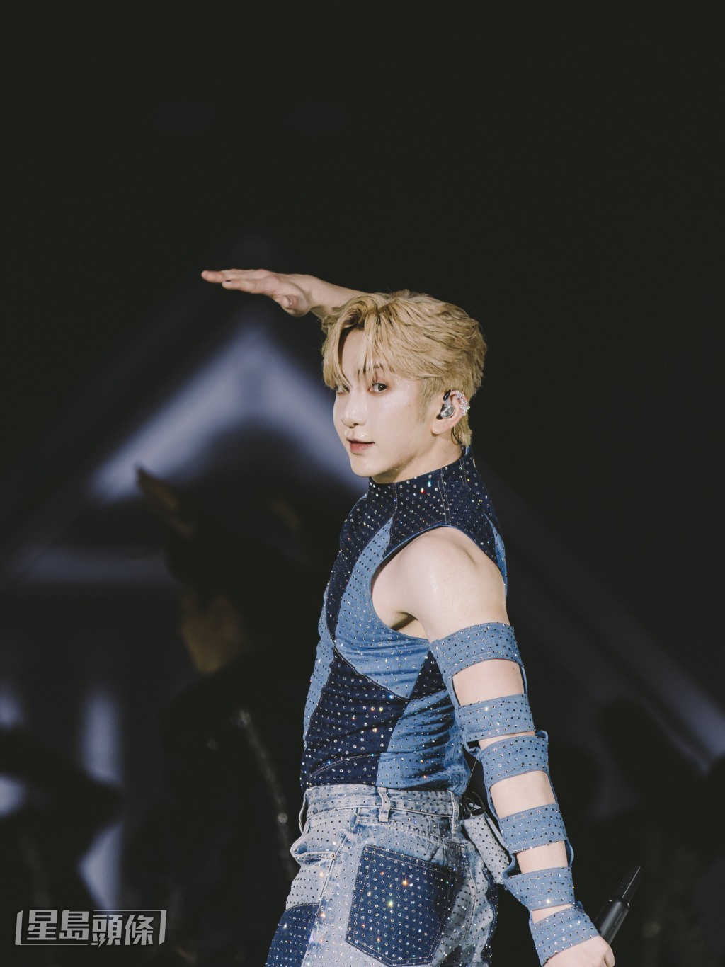 為了能以最佳狀態負重完成近三小時的勁歌熱舞，Anson Lo自去年起便啟動健身計畫。