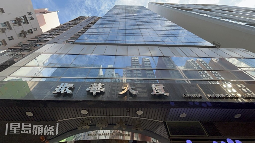 振華大廈發生爆竊案。楊偉亨攝 振華大廈發生爆竊案。楊偉亨攝