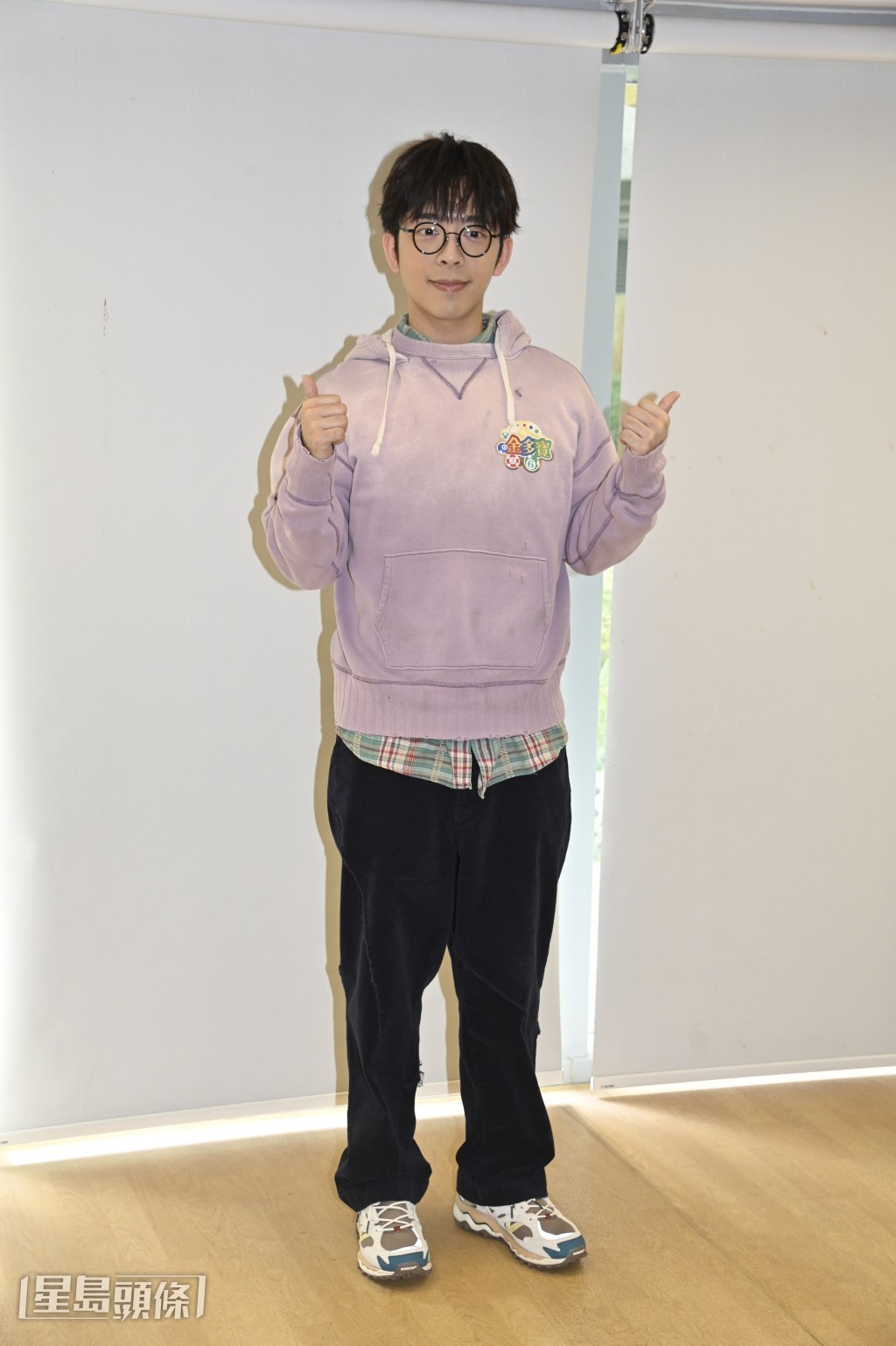 對於該片是暫時為止公布開拍的第一部賀歲片，Edan笑言沒有壓力。