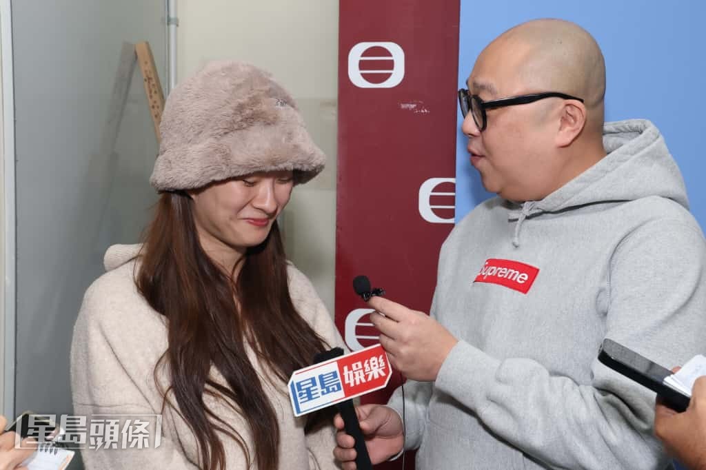 對方由參選港姐後擔任過大型節目主持不斷成長。 對方由參選港姐後擔任過大型節目主持不斷成長。