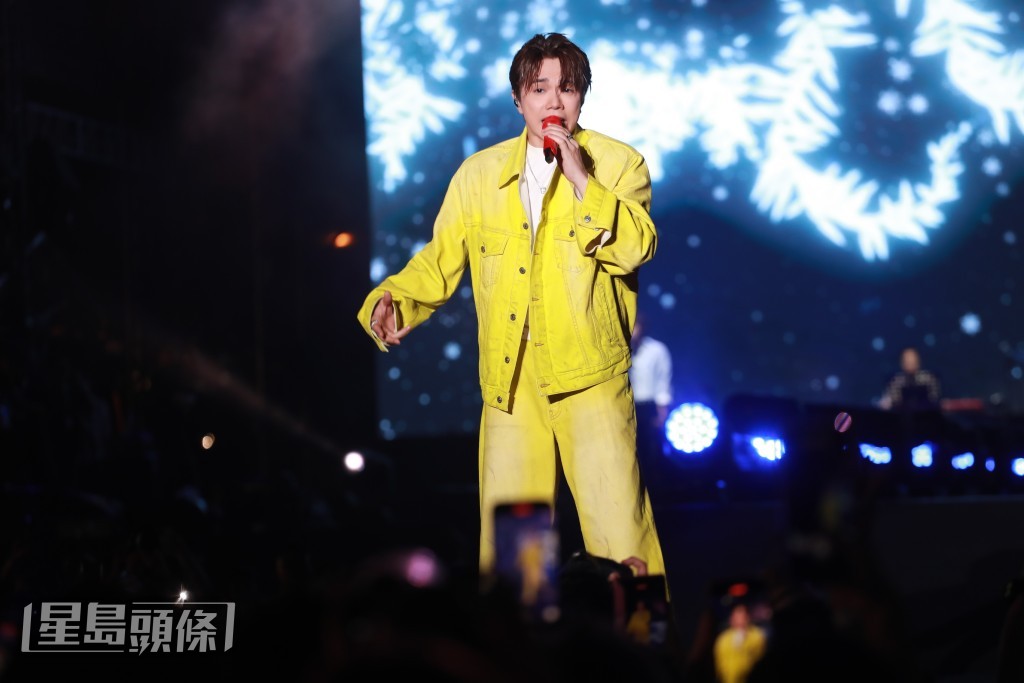 張敬軒表示三月休息後,今個月出動做歌。 張敬軒表示三月休息後,今個月出動做歌。
