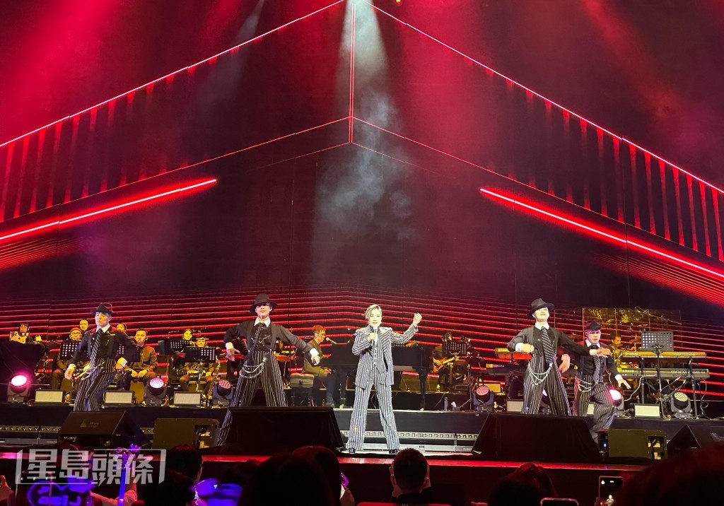 阿姐把出道58年積攢下來的藝術沈澱濃縮於精心籌備的演出當中。