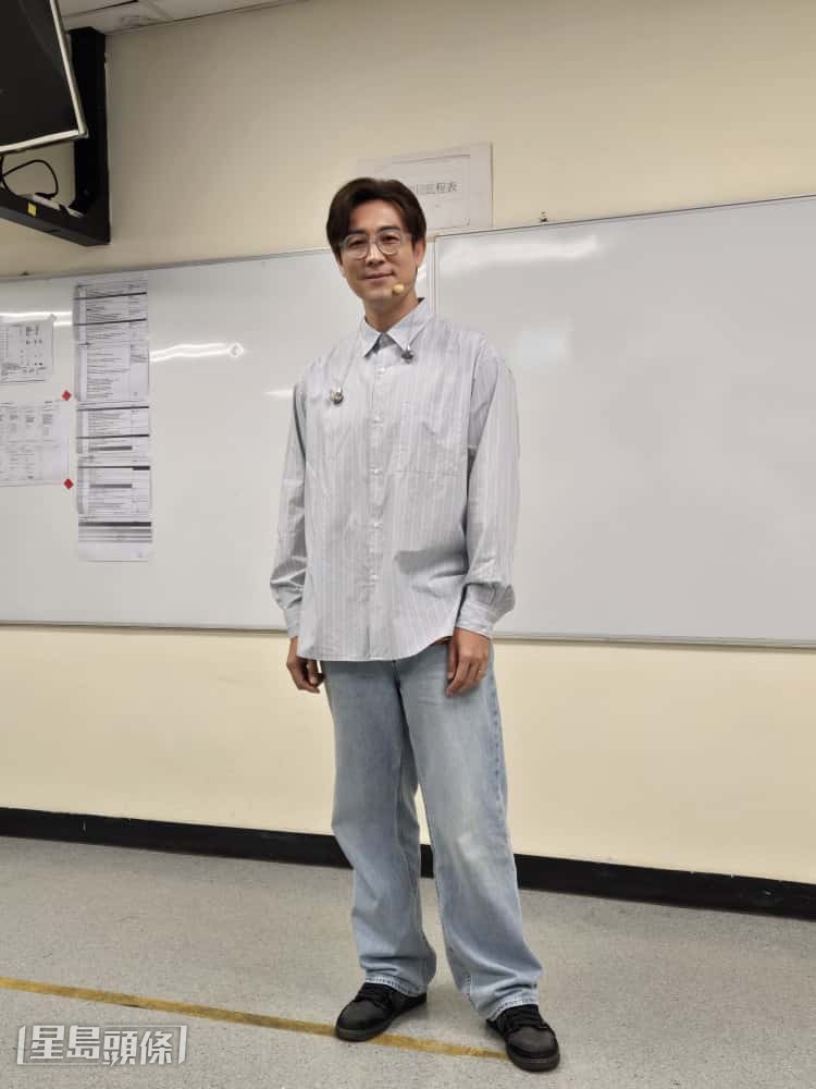 譚俊彥指剛與黃宗澤到許紹雄喪禮致意。