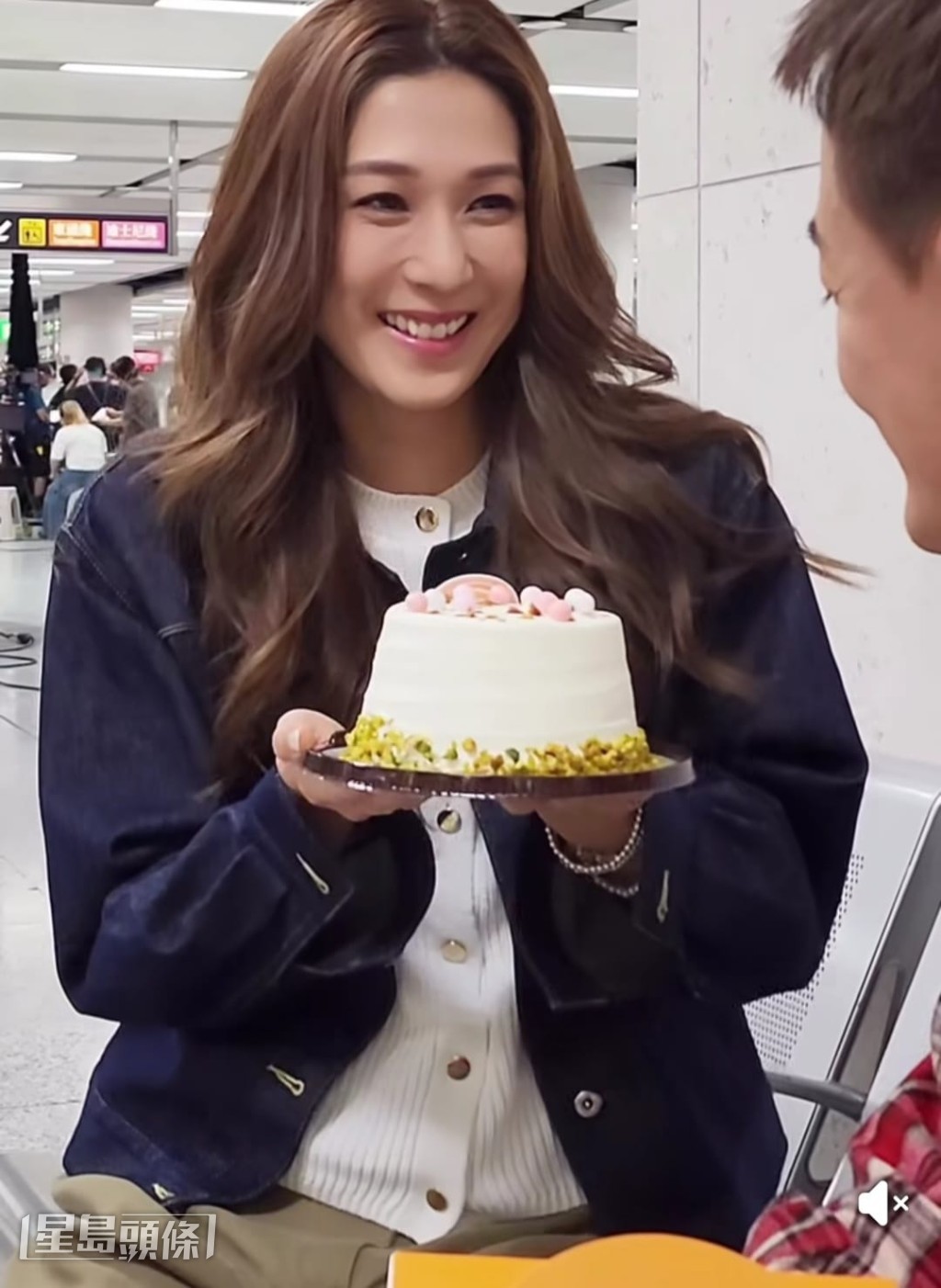 嘉欣留言表示感激過去所有的項目讓他們重新聚在一起。