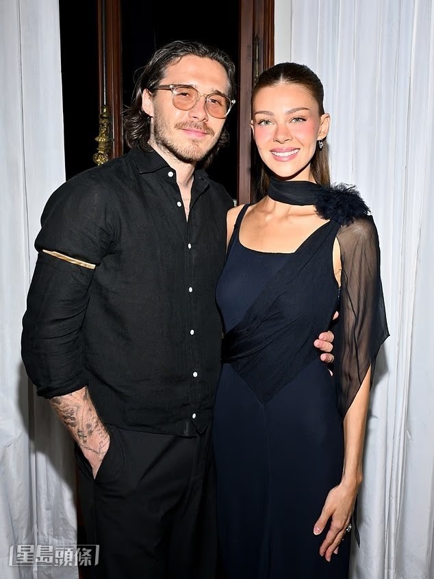 碧咸大仔Brooklyn陪愛妻妮歌娜佩絲出席金球獎大會在威尼斯舉行的雞尾酒會。 碧咸大仔Brooklyn陪愛妻妮歌娜佩絲出席金球獎大會在威尼斯舉行的雞尾酒會。