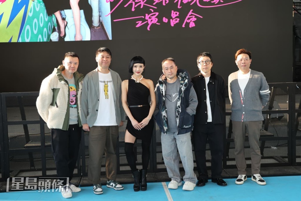 她又表示最近拍了一部作品，亦會為電影唱主題曲。