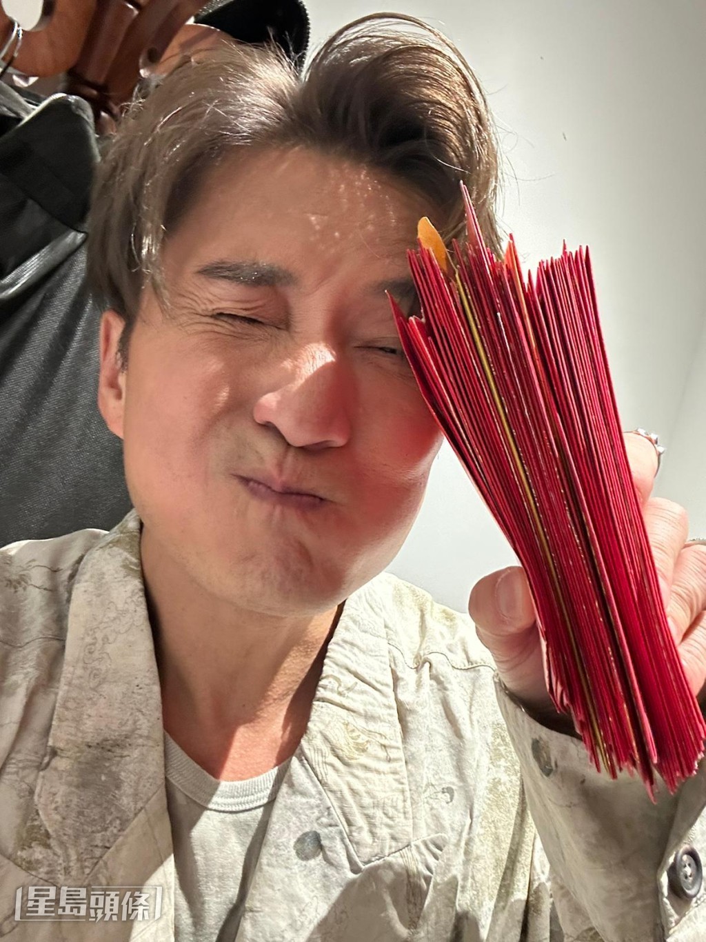有趣的是收到的利是有近一半是指定送給他兒子Jaco的。 有趣的是收到的利是有近一半是指定送給他兒子Jaco的。