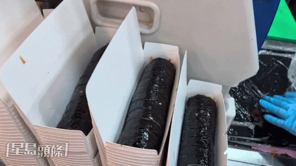 有韩式饭卷店店东指今日开店仅2个小时，销量已超过平日一天的水平。