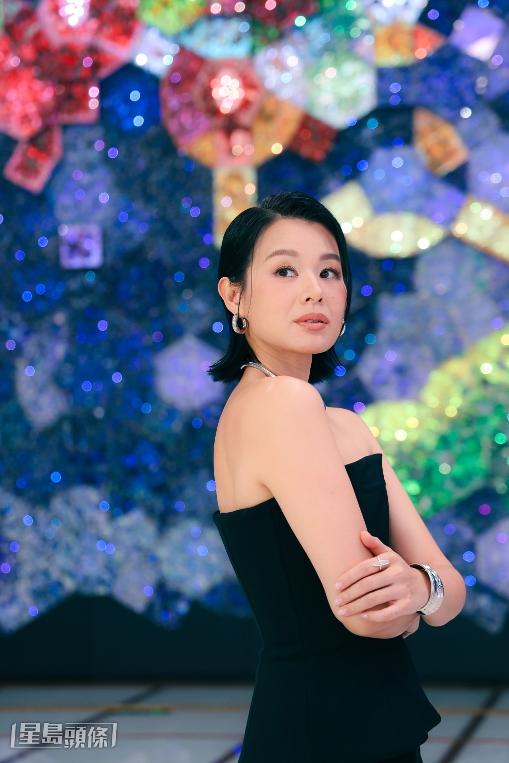 杏兒細說劇中和家輝的複雜關係,有信任又有猜疑,非常微妙。 杏兒細說劇中和家輝的複雜關係,有信任又有猜疑,非常微妙。