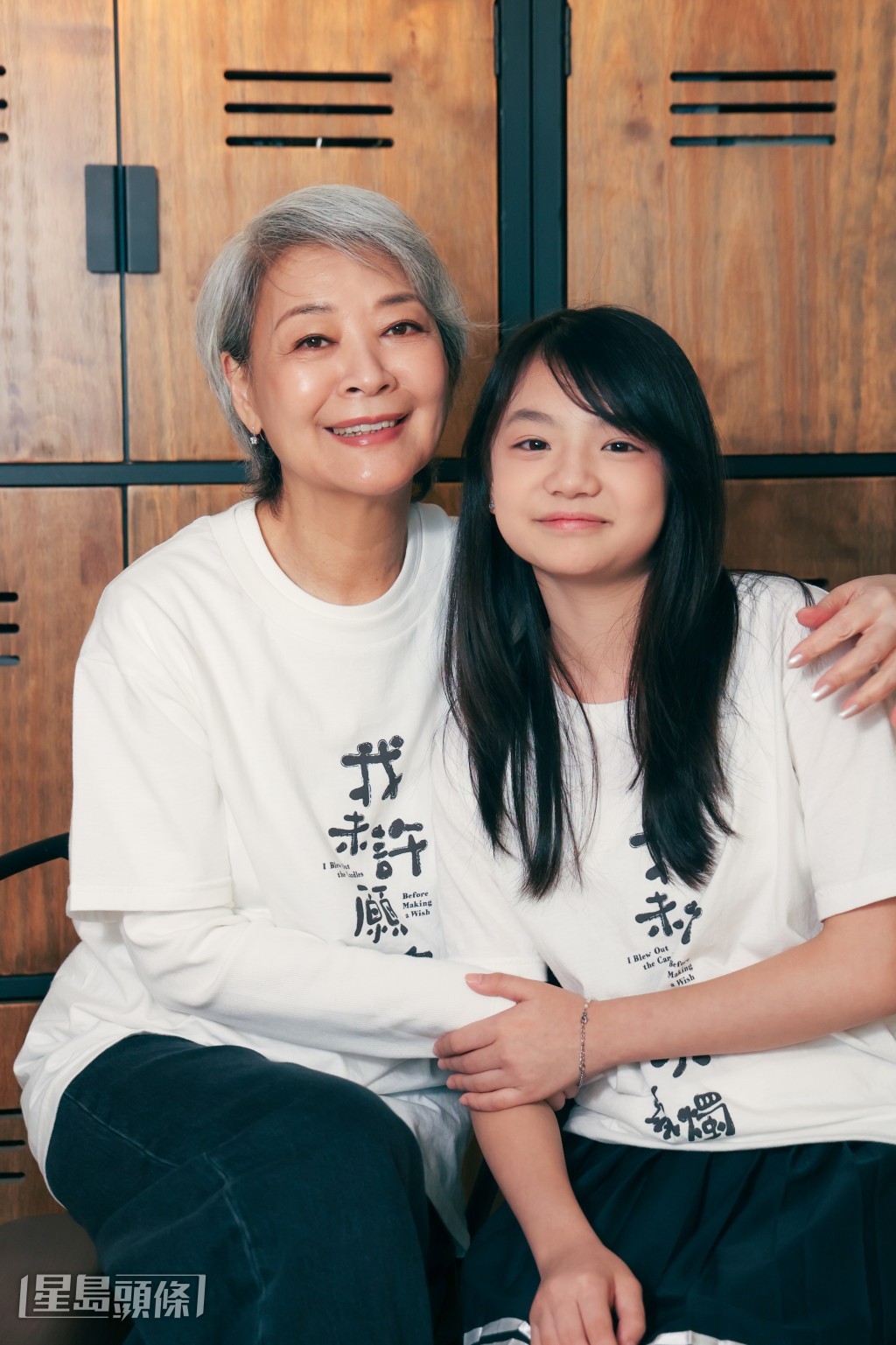 金姐大赞如今的年轻演员完全无偶像包袱,演戏时全情投入。 金姐大赞如今的年轻演员完全无偶像包袱,演戏时全情投入。