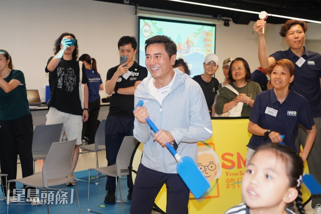 適逢端午節翌日四位藝員更親身參加虛擬龍舟競渡，並由歐瑞偉成功領航奪冠。