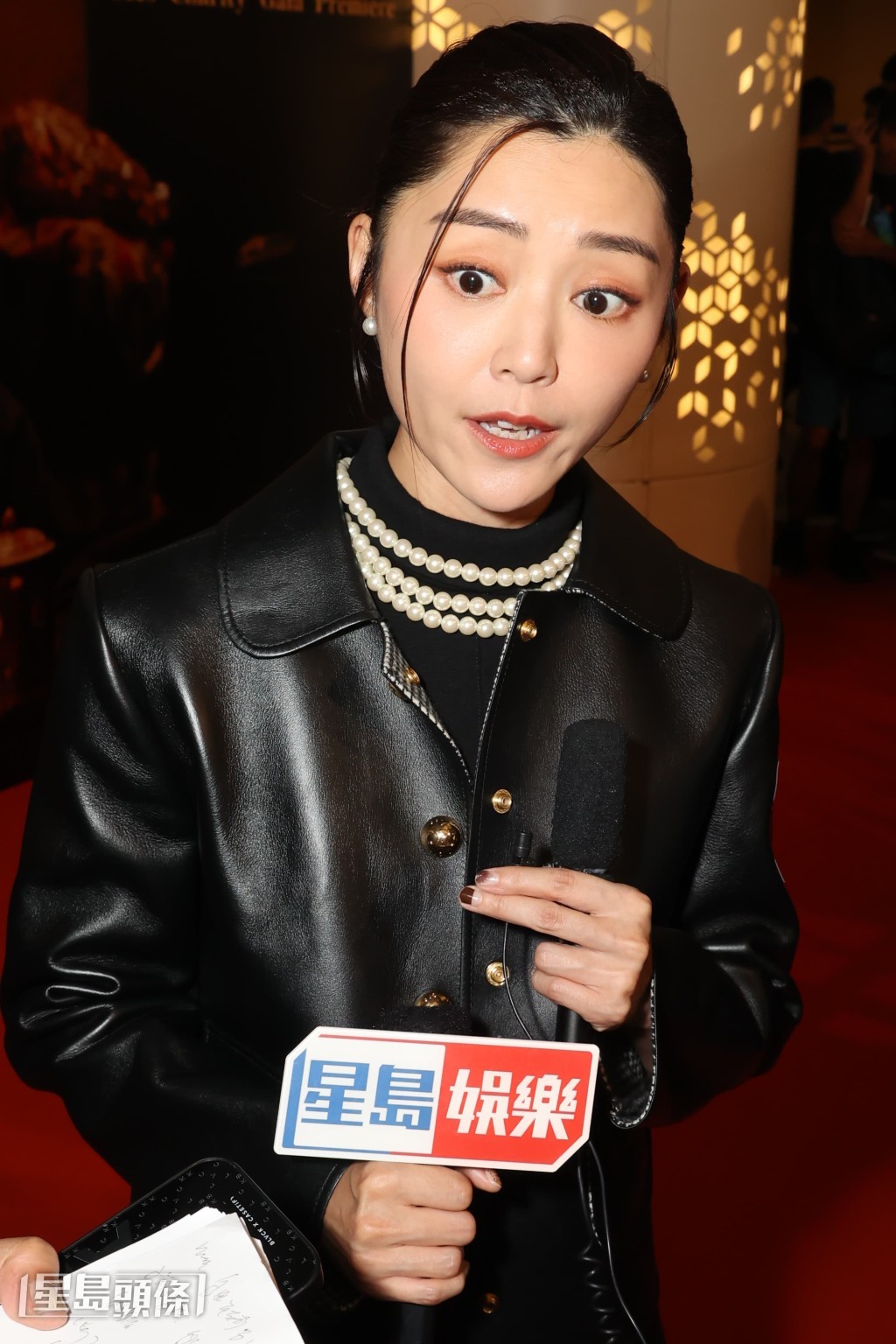 衛詩雅說未婚夫po上網的照片角度唔得! 衛詩雅說未婚夫po上網的照片角度唔得!