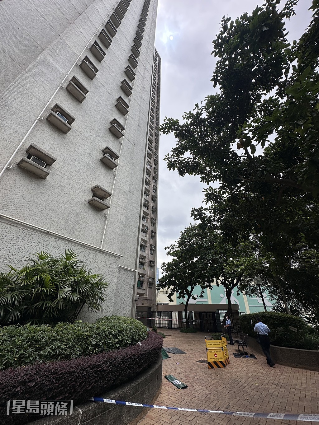 女死者從高處墮下。梁國峰攝 女死者從高處墮下。梁國峰攝