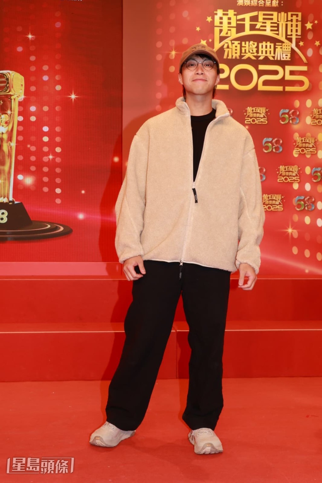 坤哥受訪時表示今次叫「四飛」，不過最想得到是「飛躍」奬。