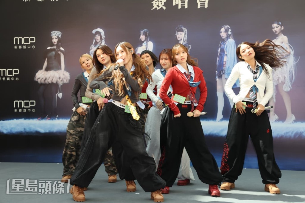 COLLAR除了獻唱三首歌外，又和粉絲玩遊戲。